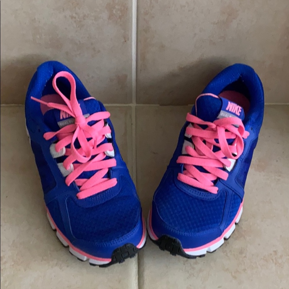 Nike Dual Fusion ST2